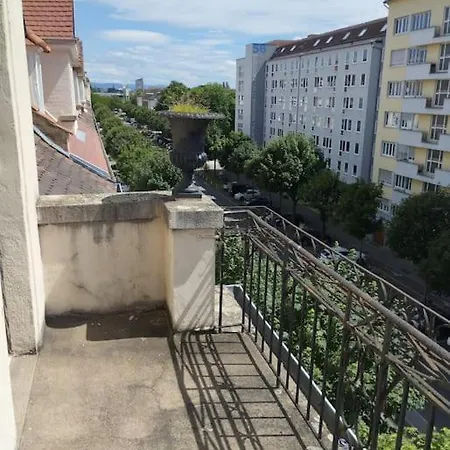 Belle Chambre Avec Balcon Apartman *