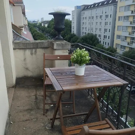 Belle Chambre Avec Balcon
